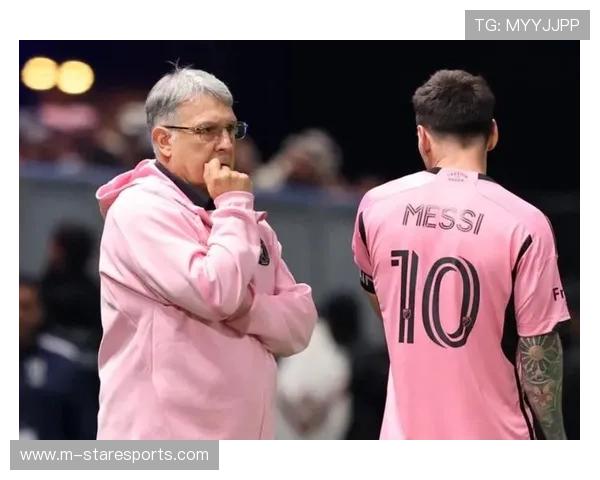 足球巨星九宫格全景图集 展现全球顶尖球员风采与经典瞬间